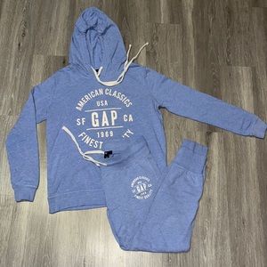 light purple GAP hoodie/sweatpants set
